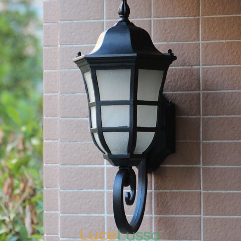 Applique da parete europea retrò luce esterna singola testa impermeabile luce da parete in vetro smerigliato