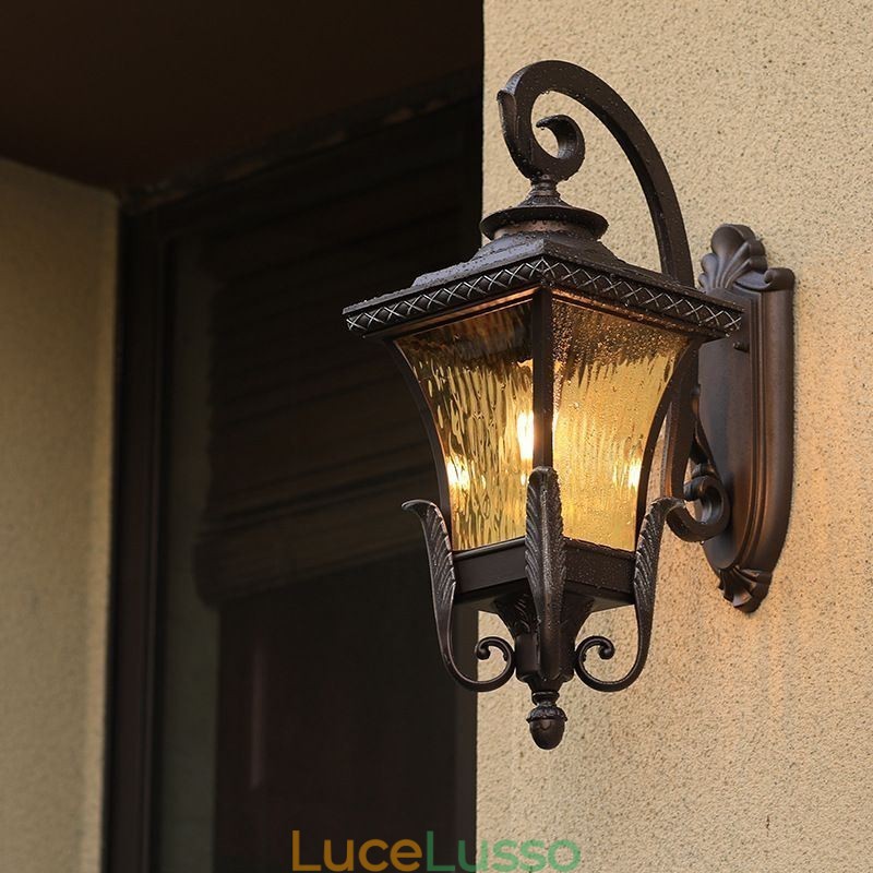 Lampada da parete in vetro impermeabile a testa singola cinese per esterni, corridoio del cortile