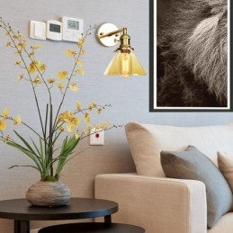 Applique moderna con paralume in vetro