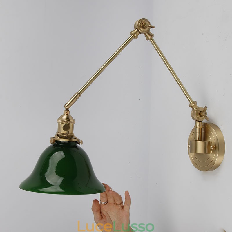 Applique moderna con paralume in vetro