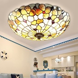 Le conchiglie del Mar Mediterraneo assorbono la luce della cupola Camino rurale