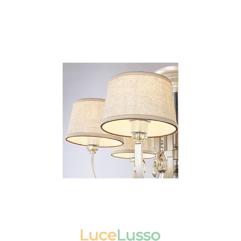 Lampadario in metallo dipinto con cristalli di campagna