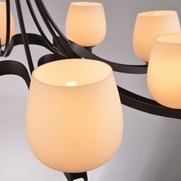 Lampadario in metallo dipinto in stile retrò classico tradizionale