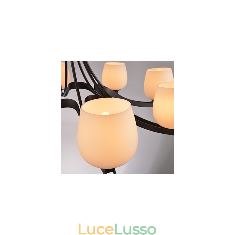 Lampadario in metallo dipinto in stile retrò classico tradizionale