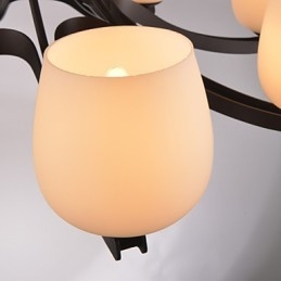 Lampadario in metallo dipinto in stile retrò classico tradizionale