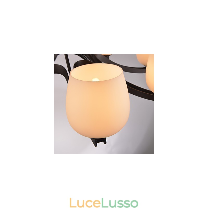 Lampadario in metallo dipinto in stile retrò classico tradizionale