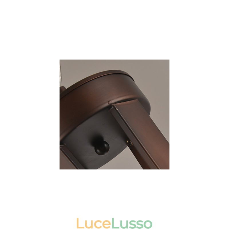 Lampadario in metallo dipinto in stile retrò classico tradizionale