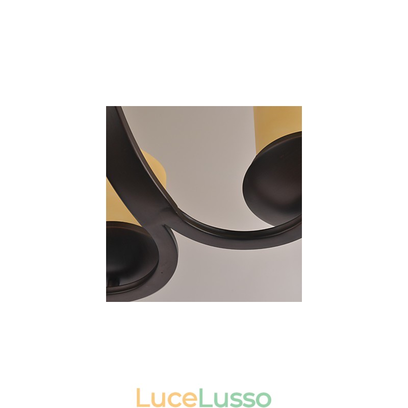 Lampadario in metallo dipinto in stile retrò classico tradizionale