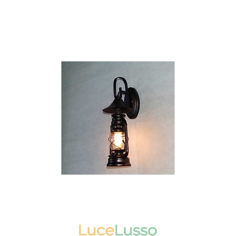 Lampada da parete vintage in metallo nero con lanterna a una luce