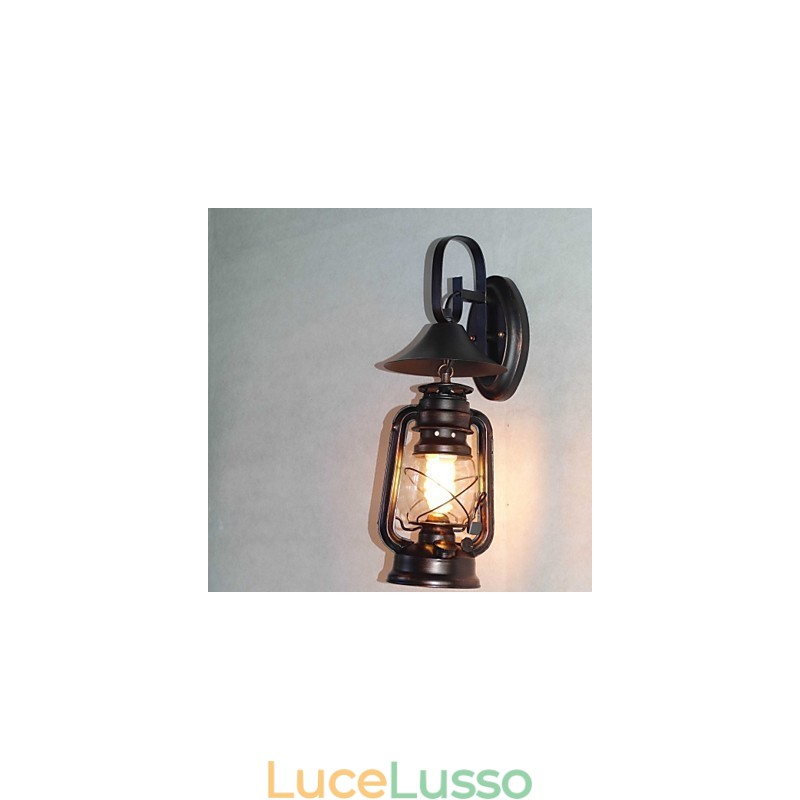 Lampada da parete vintage in metallo nero con lanterna a una luce