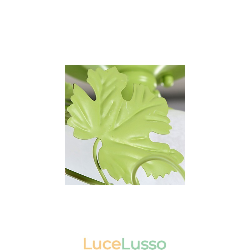 San Valentino I fiori e le piante del roseto assorbono la luce della cupola