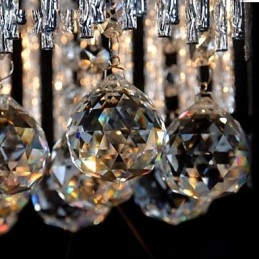 Lampadario moderno contemporaneo tradizionale classico in cristallo e metallo per bambini