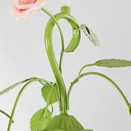 I fiori e le piante del giardino di San Valentino assorbono la luce della cupola
