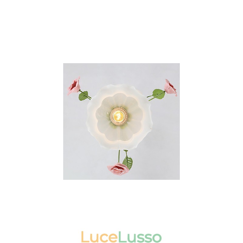 I fiori e le piante del giardino di San Valentino assorbono la luce della cupola