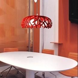 Lampada a sospensione moderna in resina dipinta e contemporanea