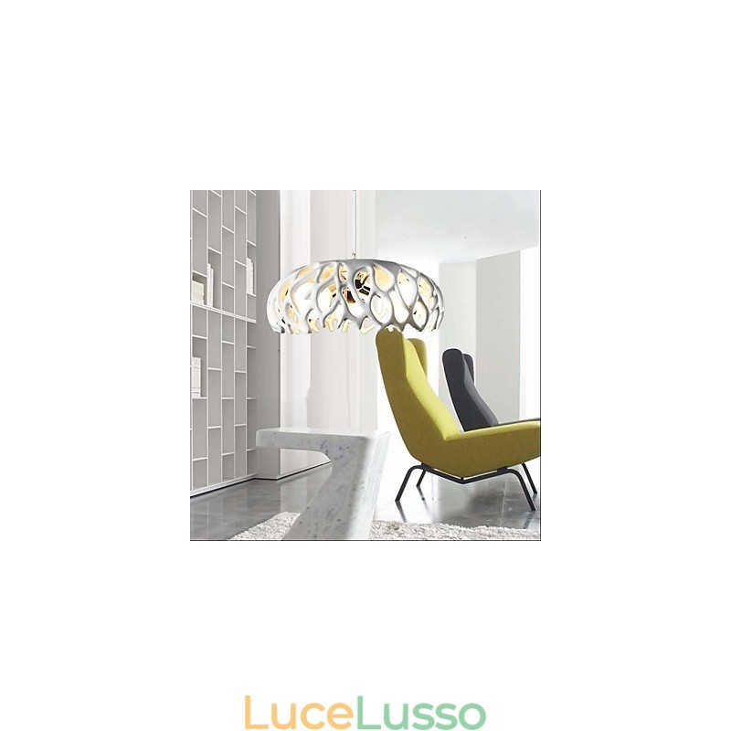 Lampada a sospensione moderna in resina dipinta e contemporanea