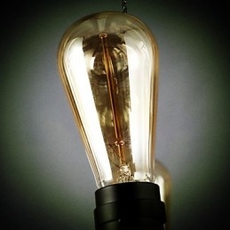 Lampada a sospensione in metallo dipinta da designer di campagna