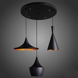 Lampada a sospensione aerodinamica in nero