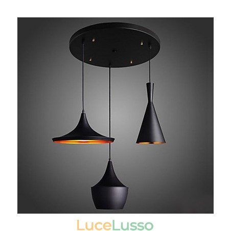 Lampada a sospensione aerodinamica in nero Lampada a sospensione aerodinamica in nero