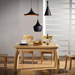 Lampada a sospensione aerodinamica in nero