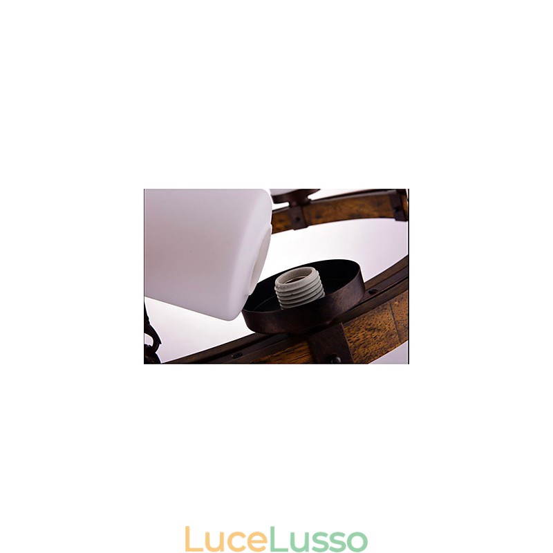 Lampadario in legno antico d'epoca