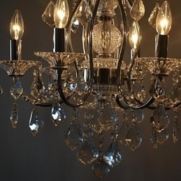 Lampadario tradizionale classico in metallo cromato di cristallo