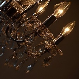 Lampadario tradizionale classico in metallo cromato di cristallo