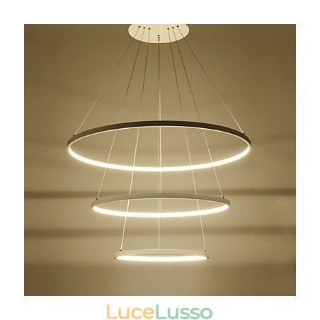 Lampada a sospensione dal design moderno a tre anelli Lampada a sospensione dal design moderno a tre anelli