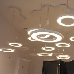 Lampada a sospensione moderna in metallo contemporaneo
