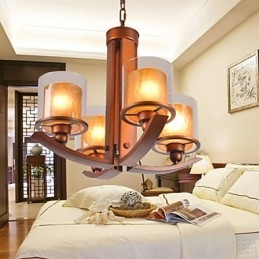 Lampadario in metallo dipinto in stile retrò classico tradizionale