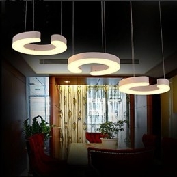 Lampadario in acrilico tipo C tre