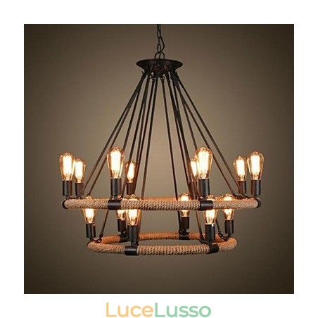 Lampada a sospensione in metallo con pittura tradizionale classica rustica, stile lodge, vintage, retrò. Lampada a sospensione in metallo con pittura tradizionale classica rustica, stile lodge, vintage, retrò.