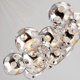 Lampada a sospensione moderna e contemporanea in metallo cromato a forma di globo