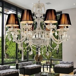 Elegante lampadario di cristallo con 8 luci