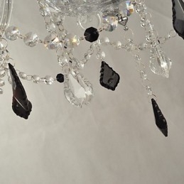 Elegante lampadario di cristallo con 8 luci